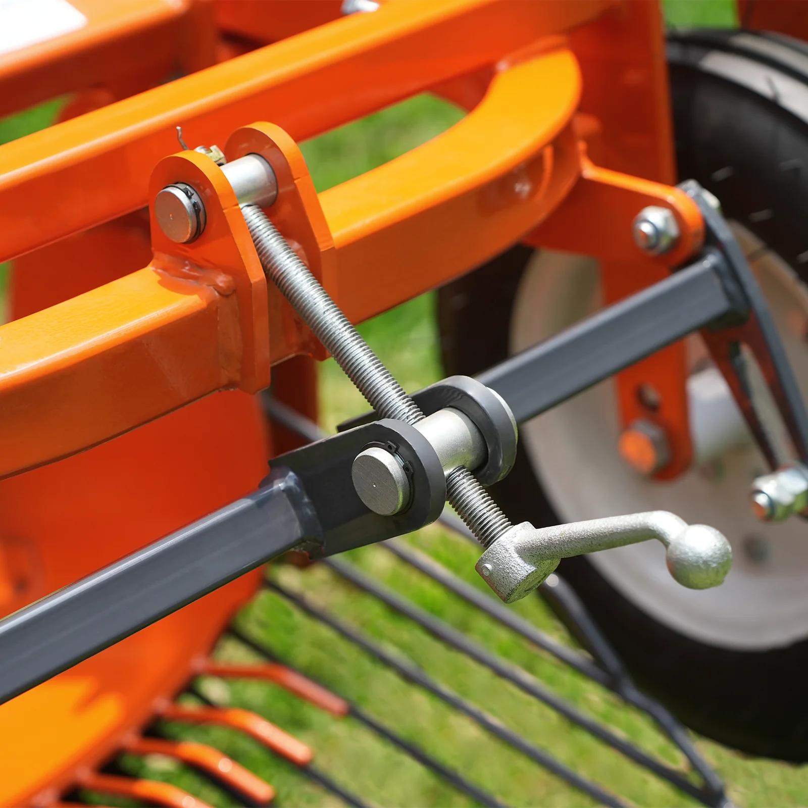 3 Point One Row Potato Harvester Potato Digger Picker PTO Driven,  PH19 - Image 8