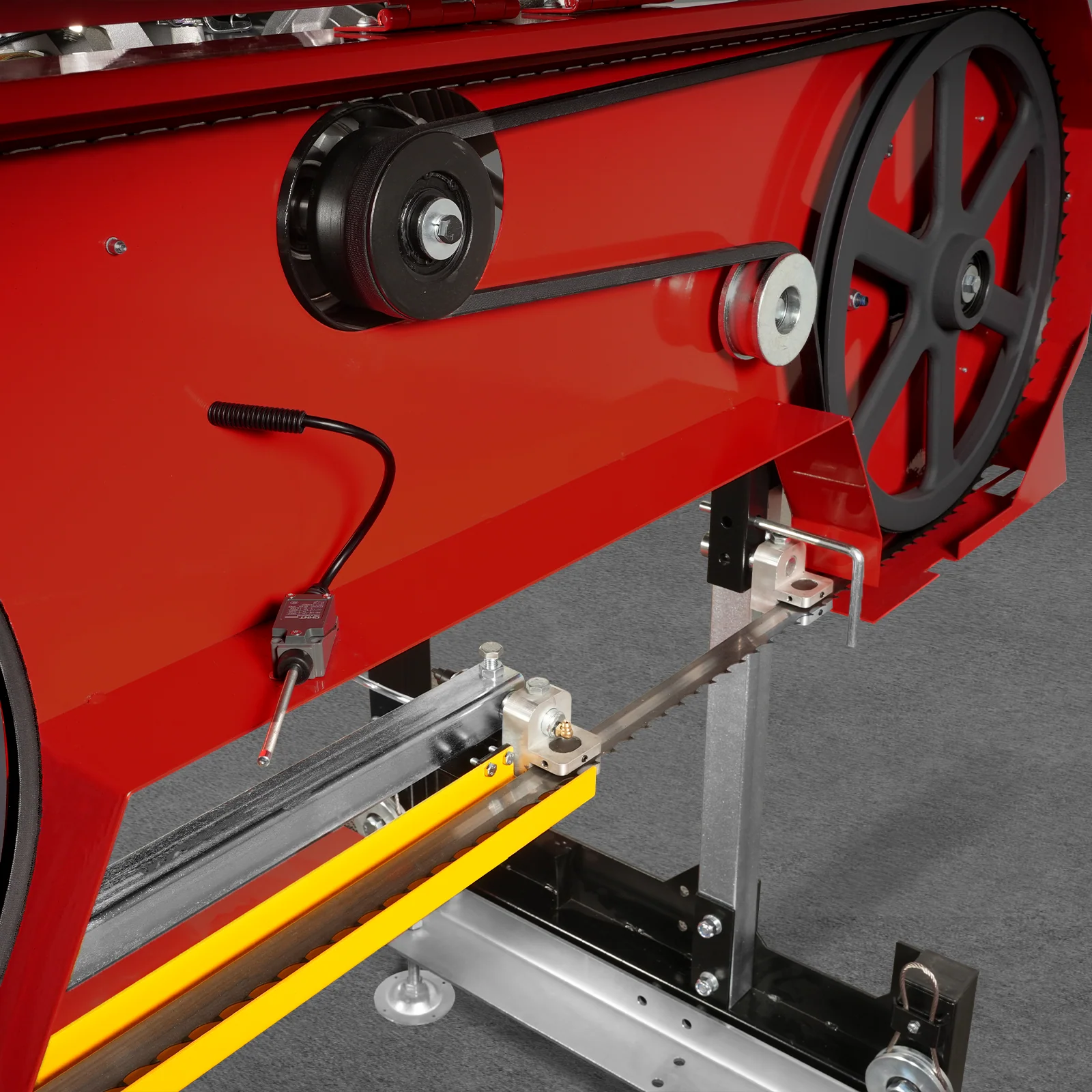 32" Portable Sawmill,  KOHLER CH440 429cc E-Start Gasoline Engine,  26.5" Board Width,  13' Track Length ,  SM-32 - Image 13