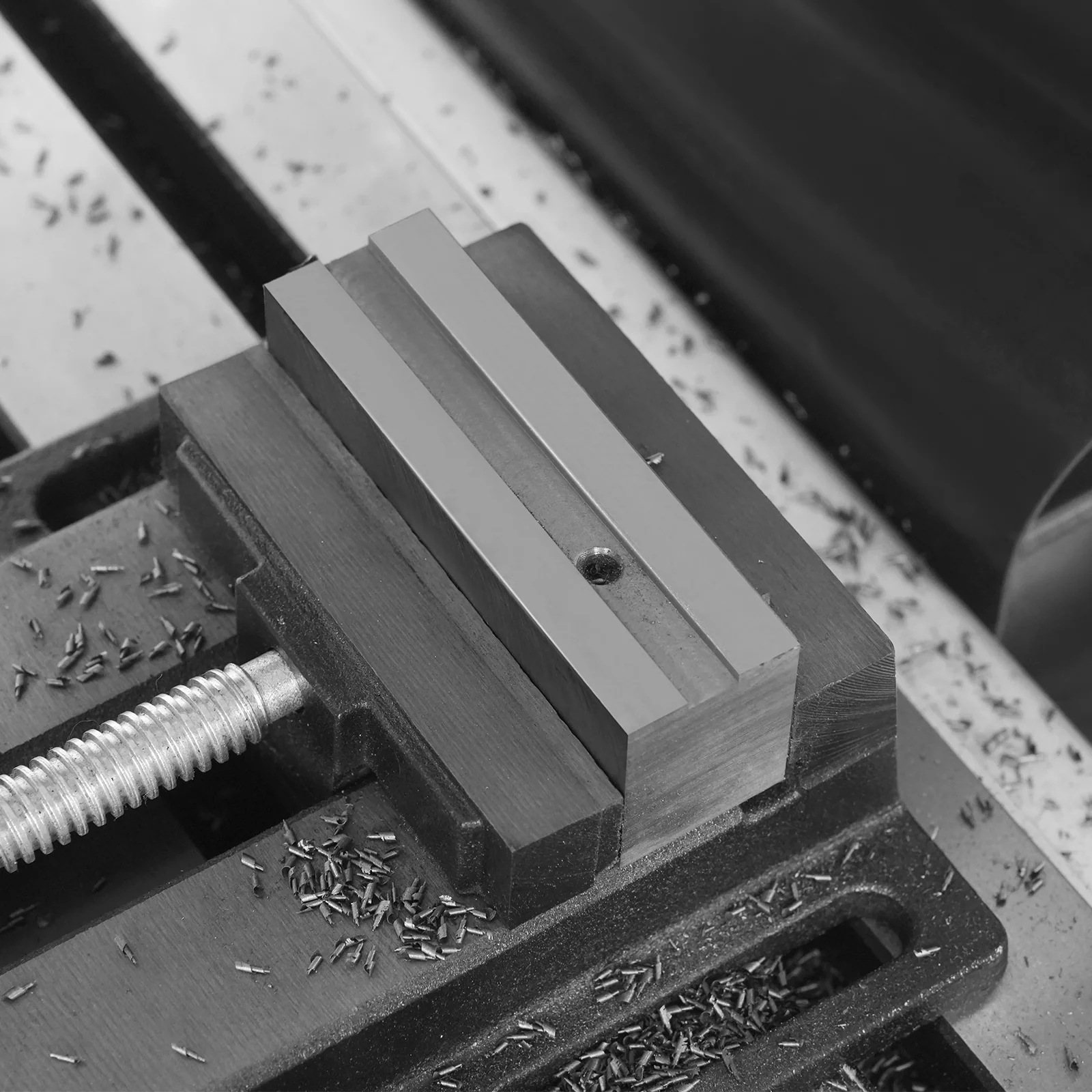 8-1/4"x33'' Industrial Benchtop Mill Drill Machine with DRO, Variable Speed, Brushless Motor, R8 Spindle, 2 HP, 110V, Compact Milling Drilling Tool for Garage Shop, DIY Metalworking without Stand VM32LD - Image 24