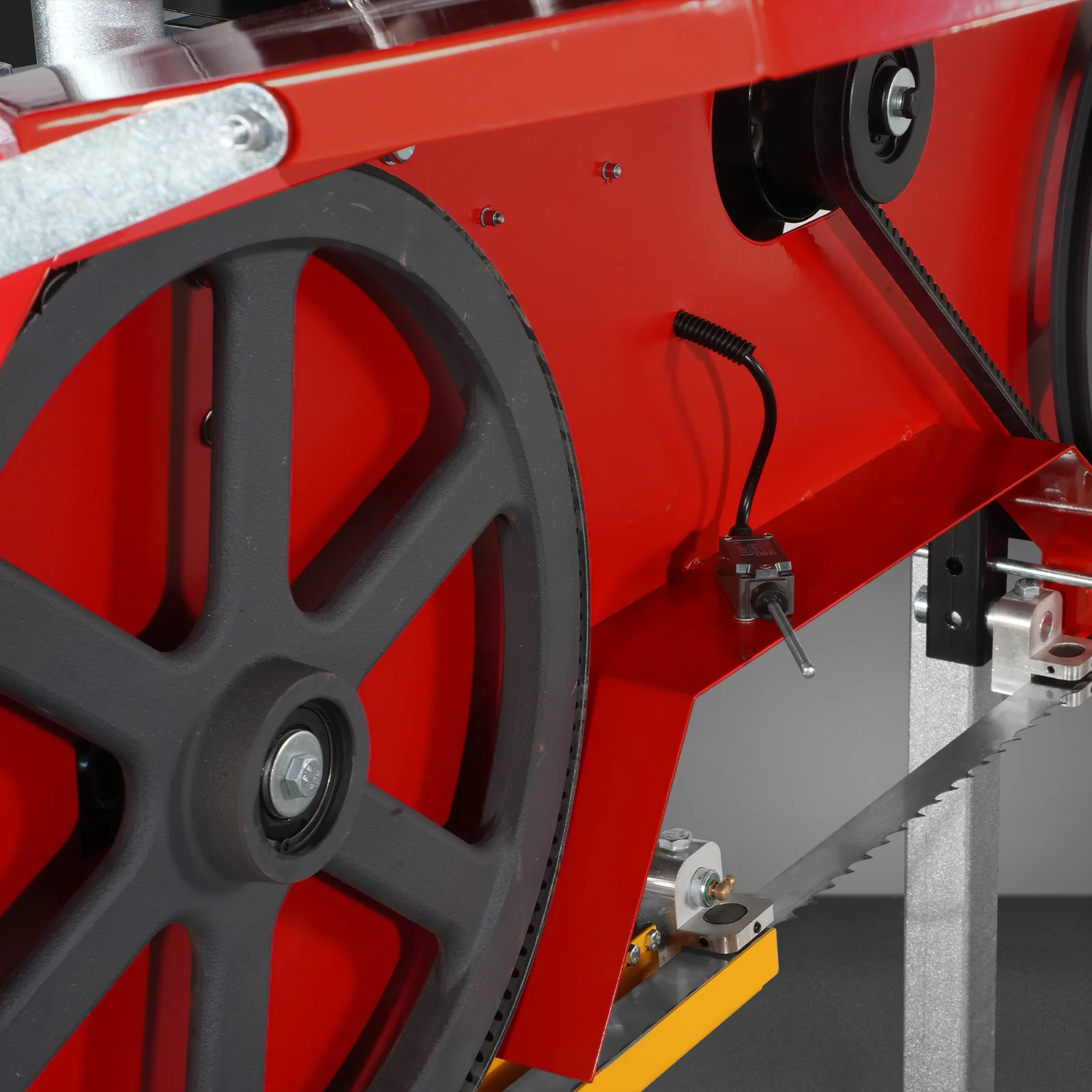 26" Portable Sawmill,  459cc 15HP E-Start Gasoline Engine,  20" Board  Width,  13' Track Length ,  SM-26 - Image 11